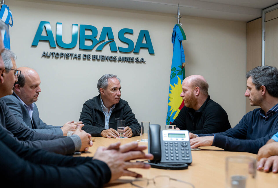 Acuerdo entre AUBASA y Mar Chiquita por mayor conectividad para BomberOS