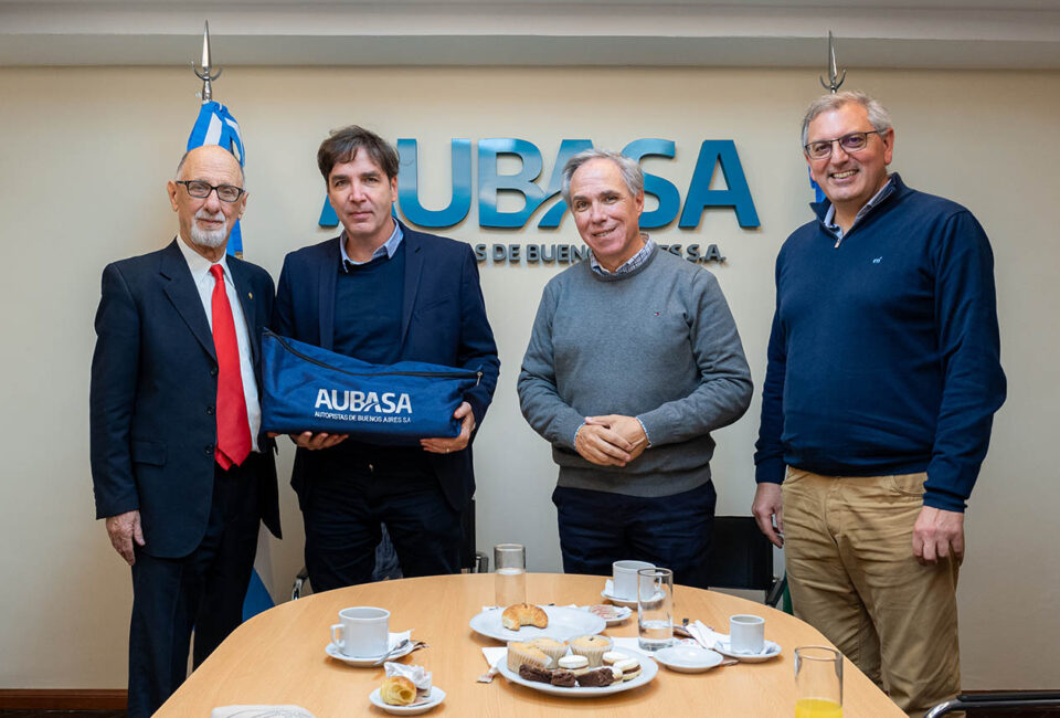 Seguridad vial y prevención, ejes del encuentro con Ernesto Arriaga