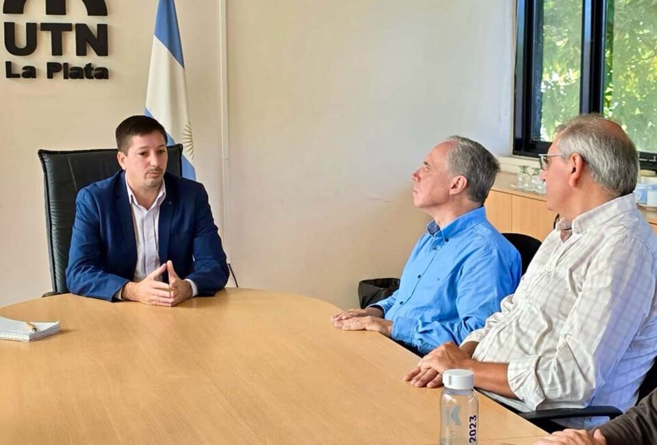 AUBASA visitó una universidad con orientación en seguridad y asistencia vial