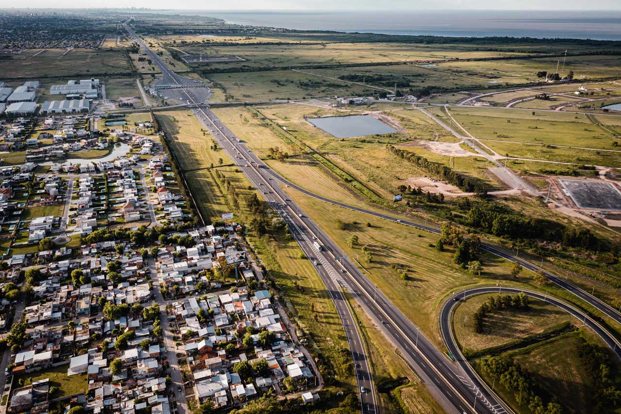 Sustentabilidad-AUBASA instalará un parque solar en una autopista para autoabastecerse