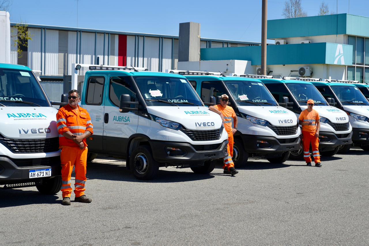 AUBASA presentó 26 nuevos móviles para mantenimiento y asistencia vial (3)